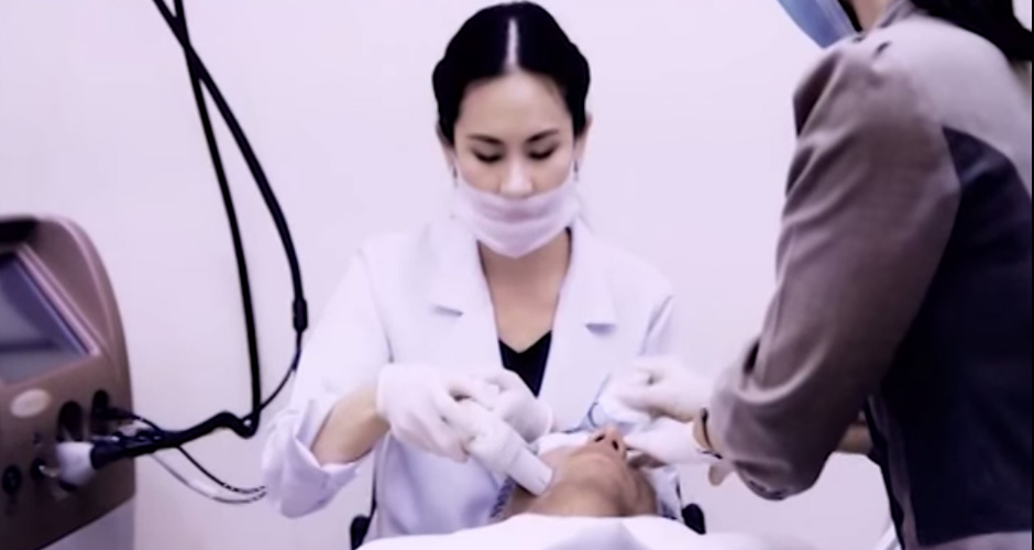 สวยสุดสยาม 20 สิงหาคม 2557 เผยโฉมหลังศัลยกรรมชายหนุ่มหน้าหลุมสิว จนเสร็จสิ้น